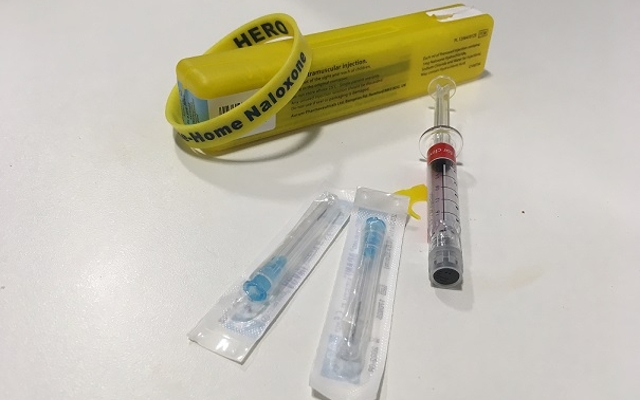 Naloxone Injecting Kit 