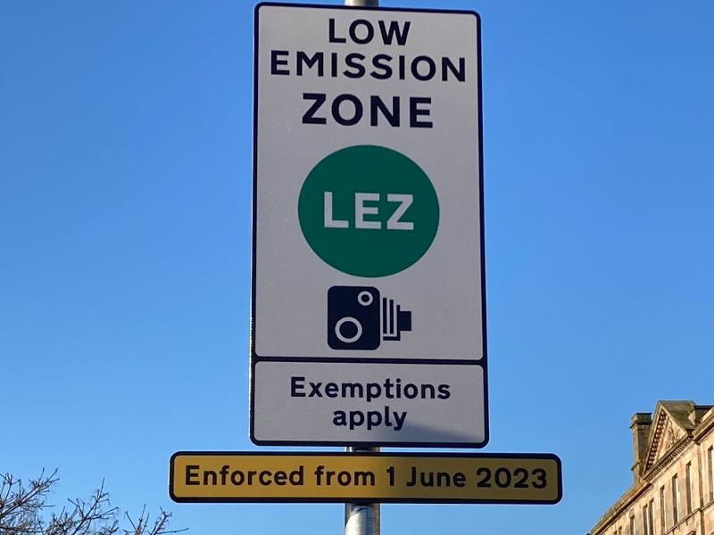 LEZ statutory signage at Clyde St (Dec 2022) 